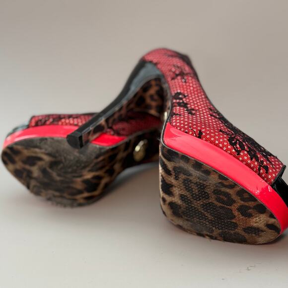 Vince Camuto & Betsey Johnson Peep Toe Platforms - Picture 8 of 9